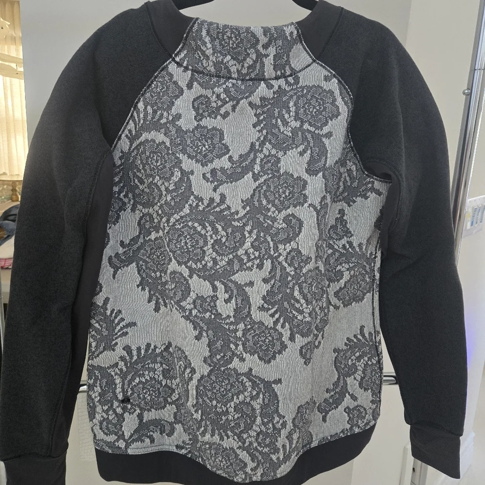 NWT Lululemon Fleet Street Pullover Size 10